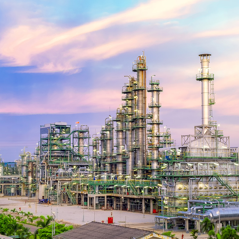 Oil refinary and petrochemical plant